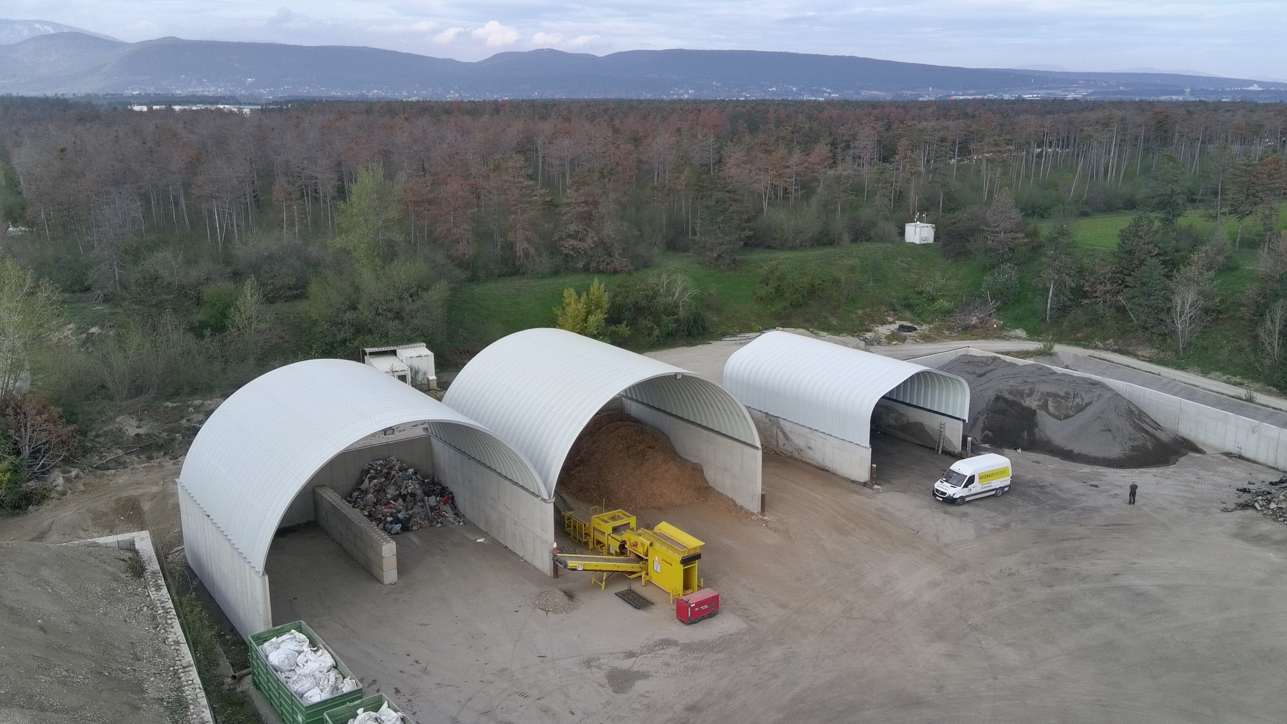 Bogenhallen: Flexible und wirtschaftliche Hallensysteme für Industrie, Logistik und Landwirtschaft